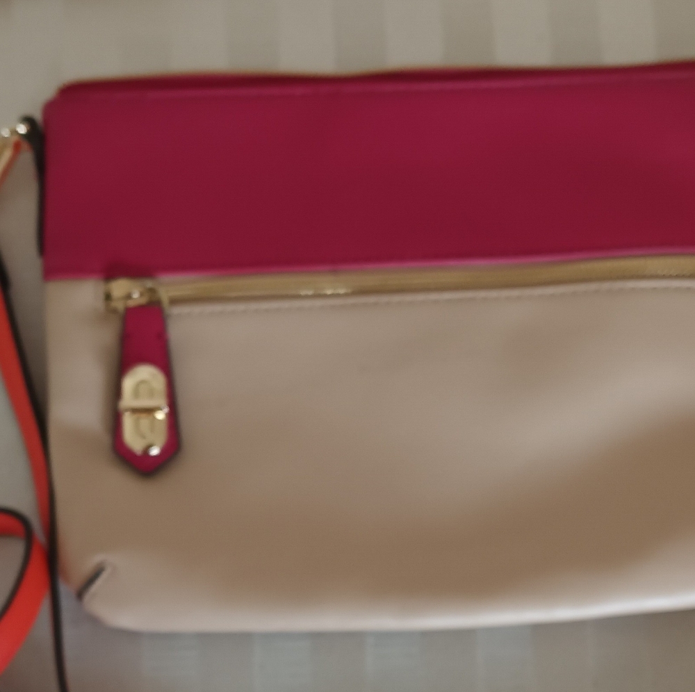 Pink 🩷Crossbody Bag